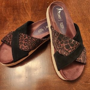 Toms Suede Sandals Size 8